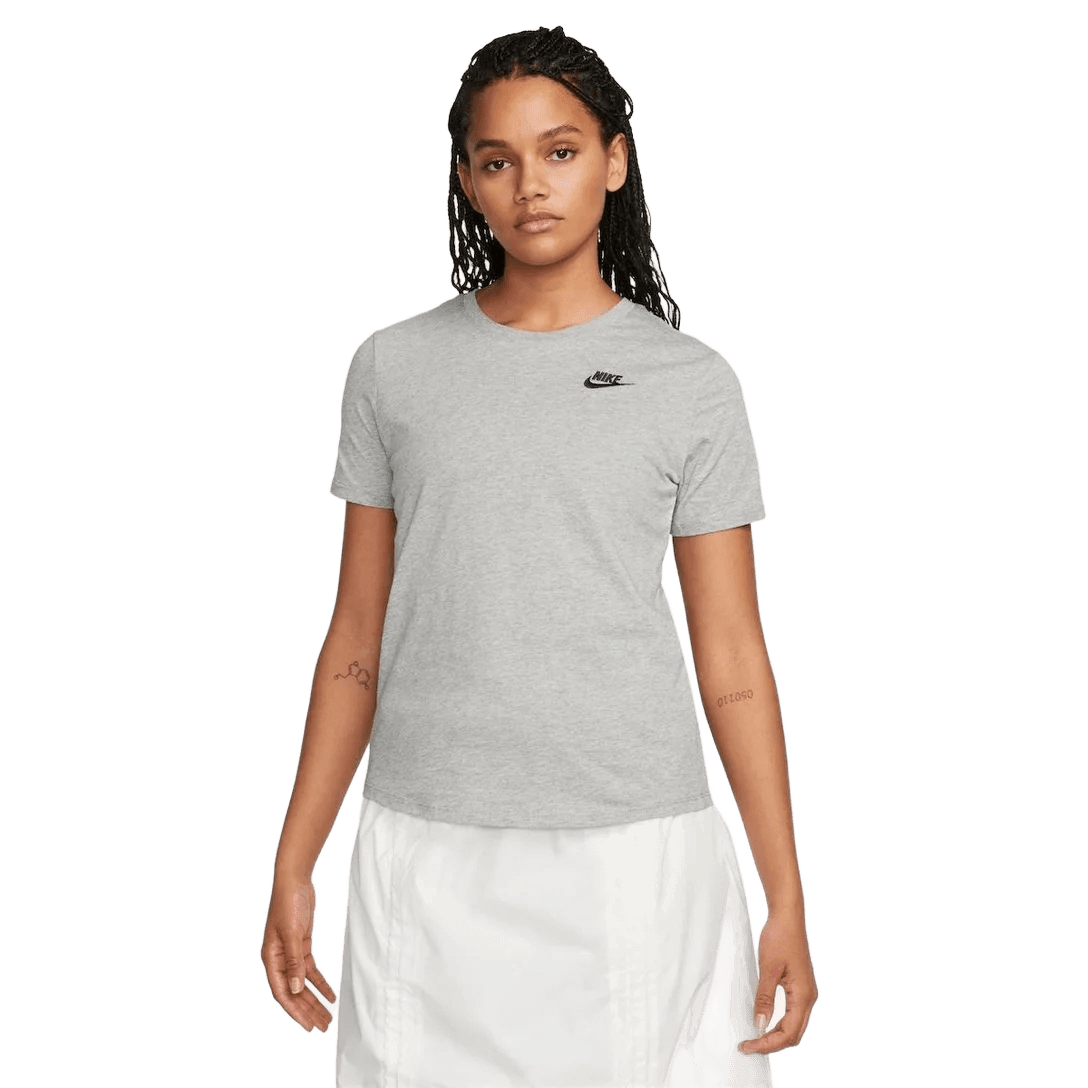 Camiseta Nike Sportswear Club Essentials Feminina - Cinza